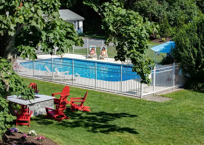Sesuit Harbor House