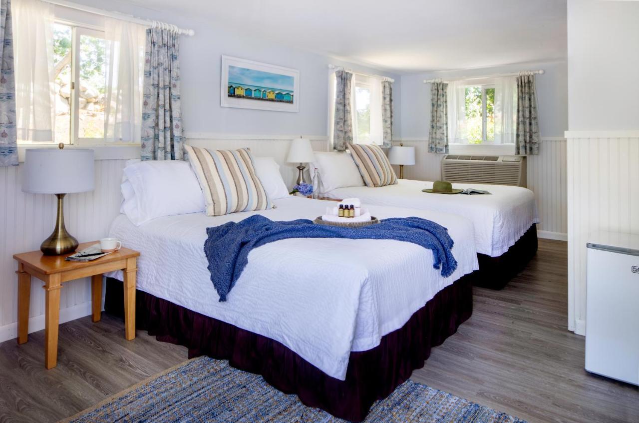 Inn Sesuit Harbor House