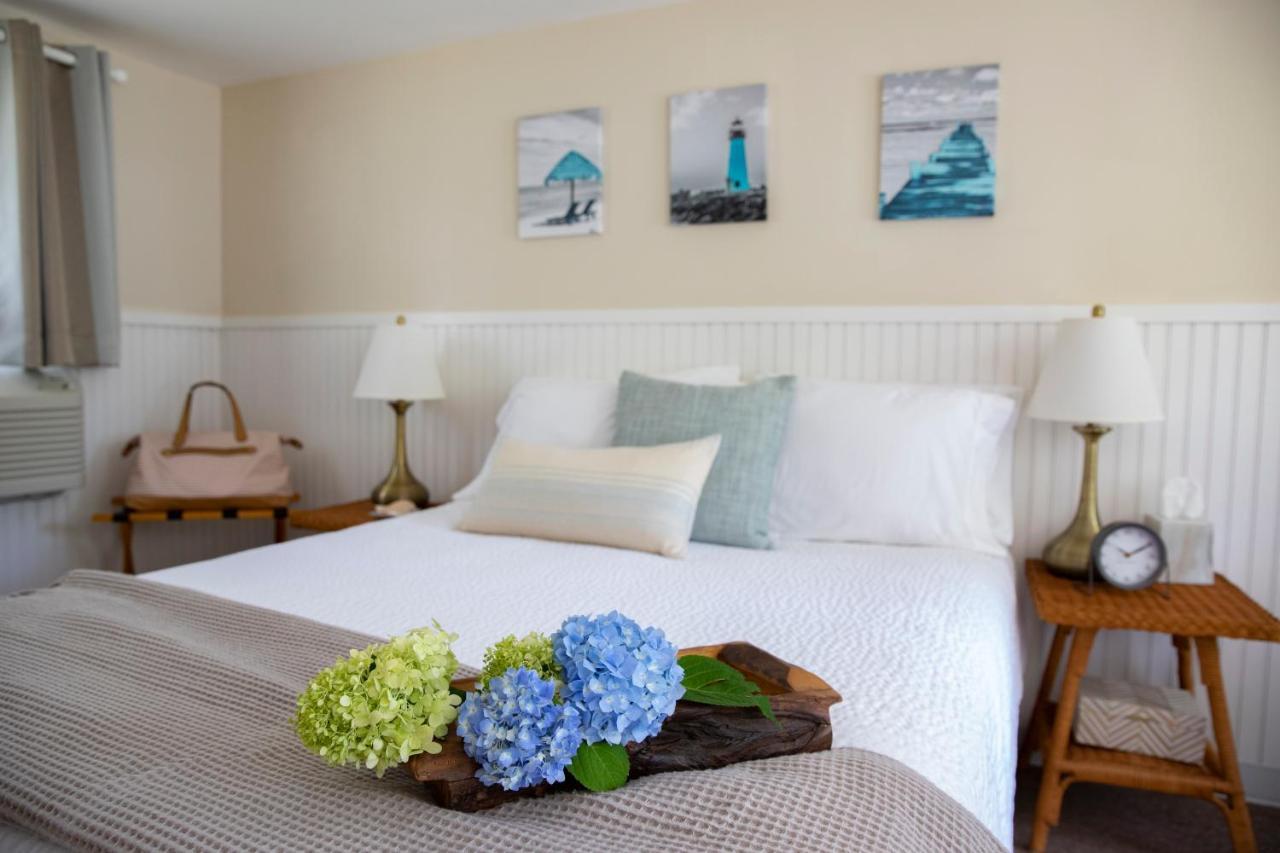 Sesuit Harbor House Inn