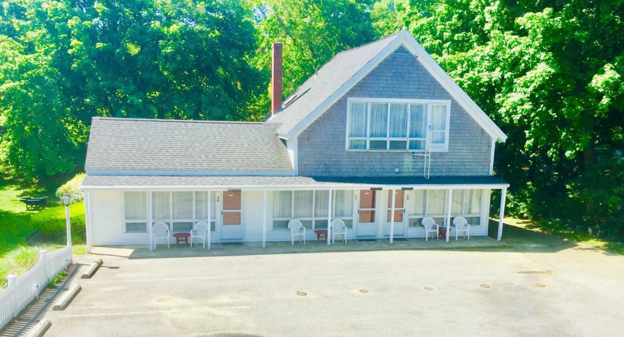 Sesuit Harbor House East Dennis