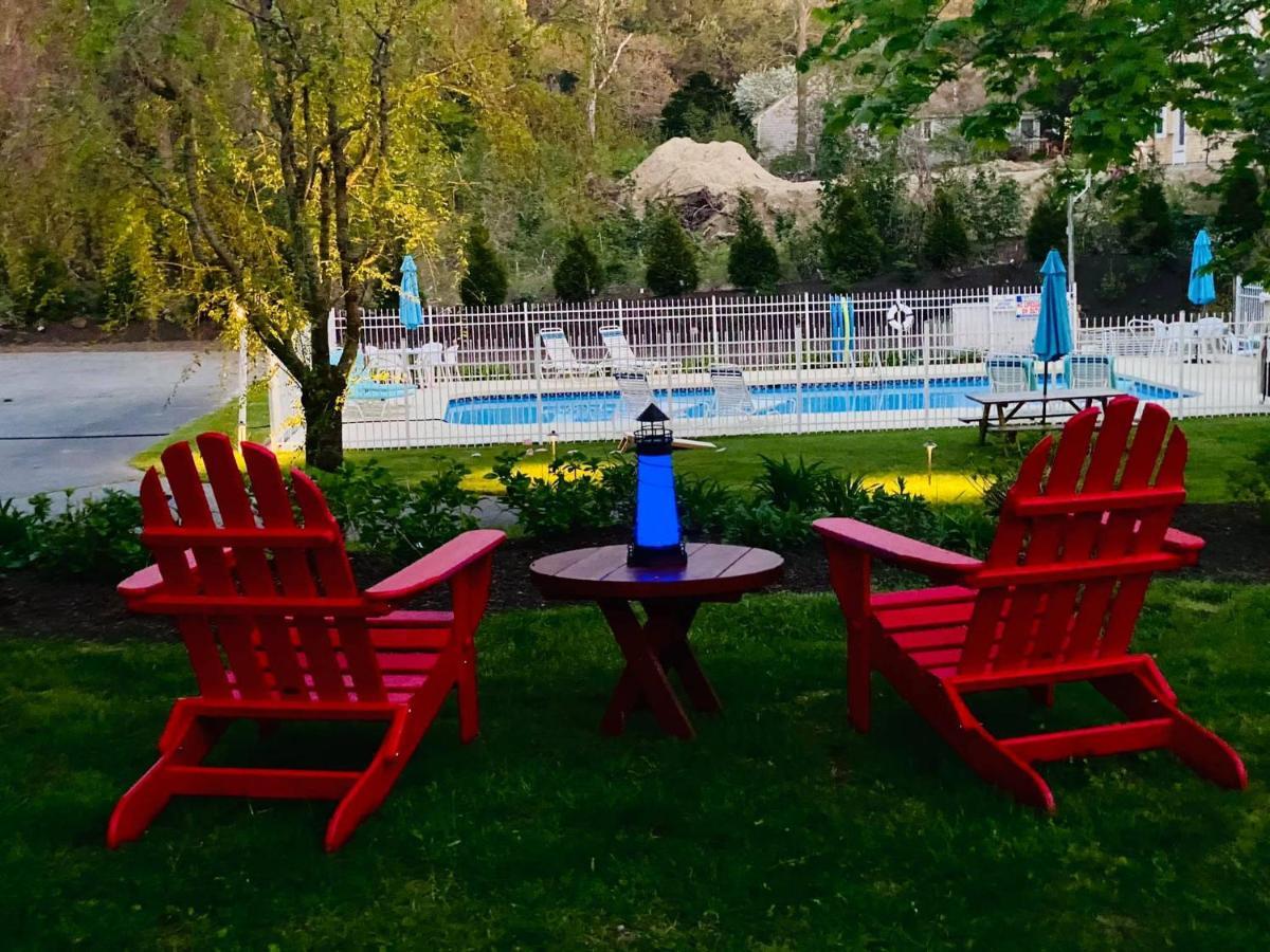 Sesuit Harbor House 3*